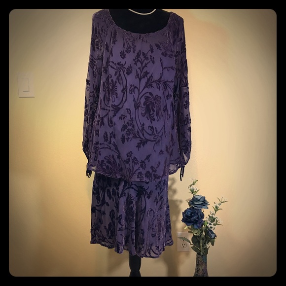 Venezia Dresses & Skirts - Venezia Purple Floral Pattern Velour Skirt Set